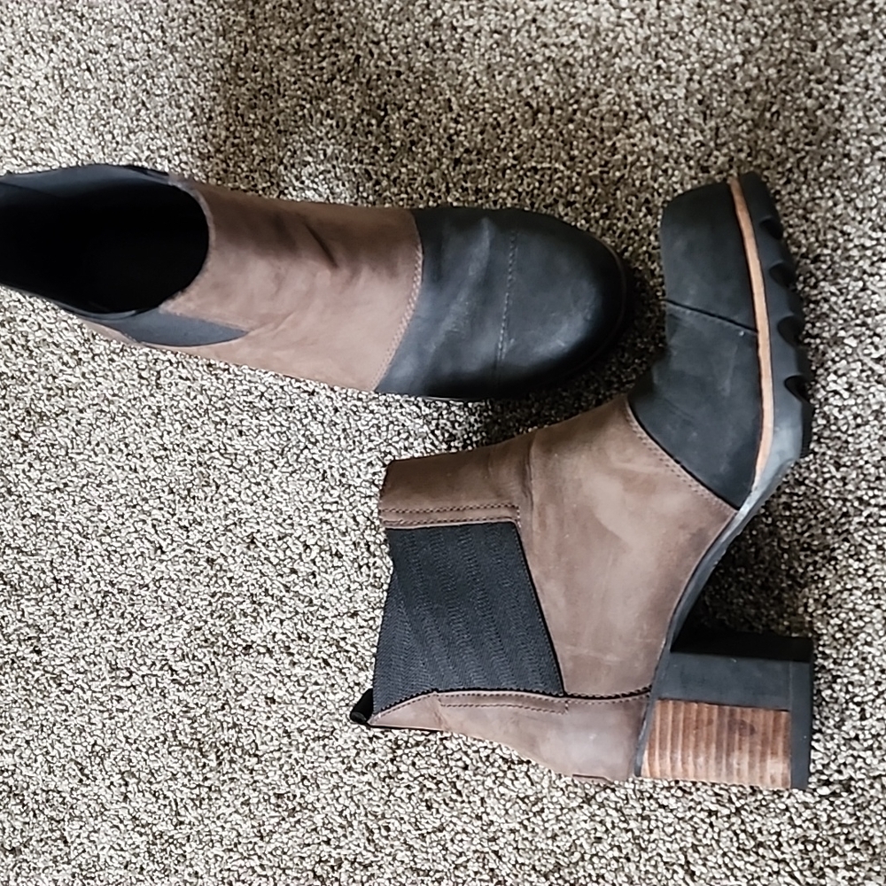 SOREL Addington heeled boots
